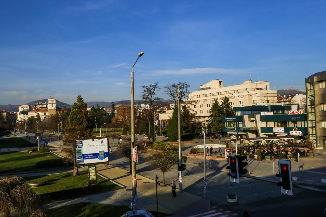 Hotel Bulgaria Kurdzhali Exterior photo